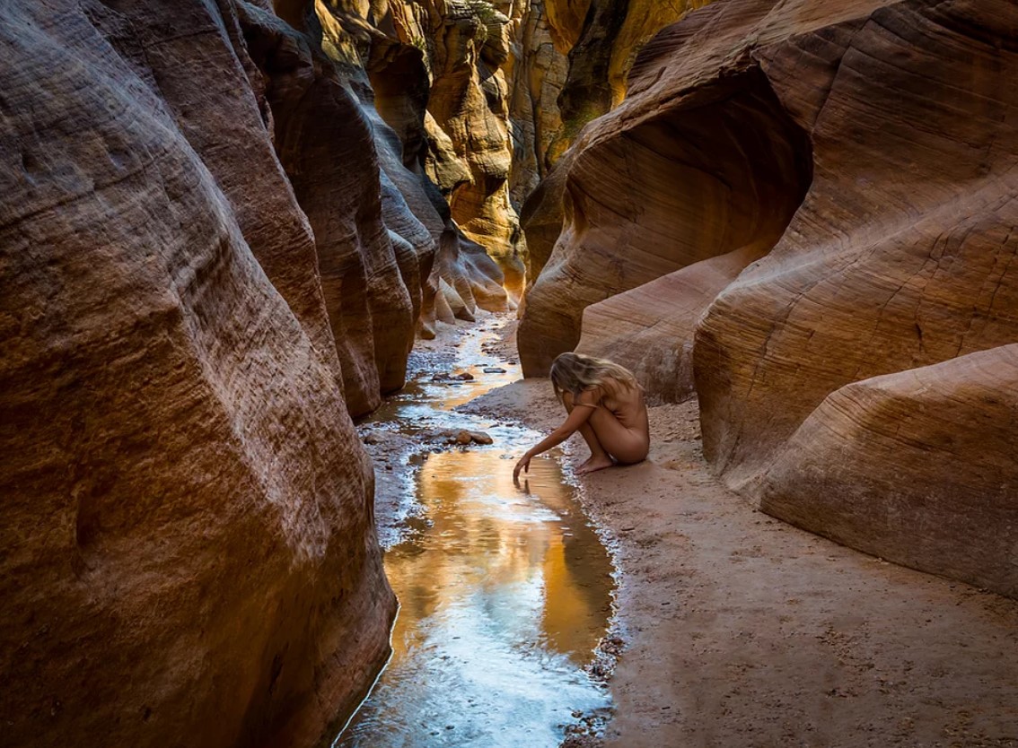 1134x834, 272 Kb / ущелье, вода