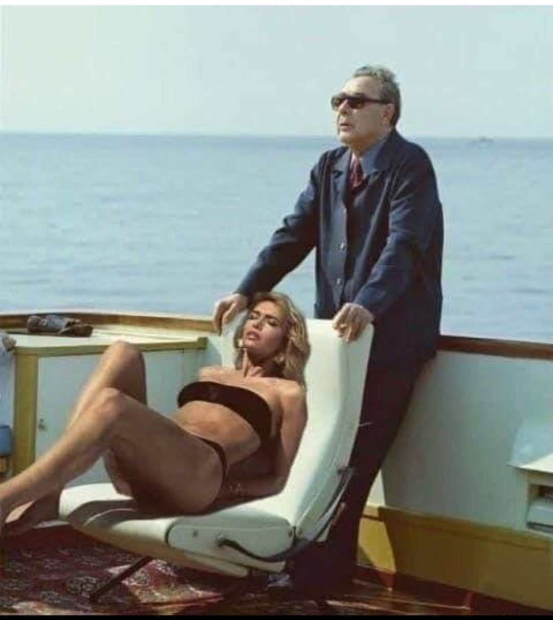 1080x1212, 236 Kb / Брежневы