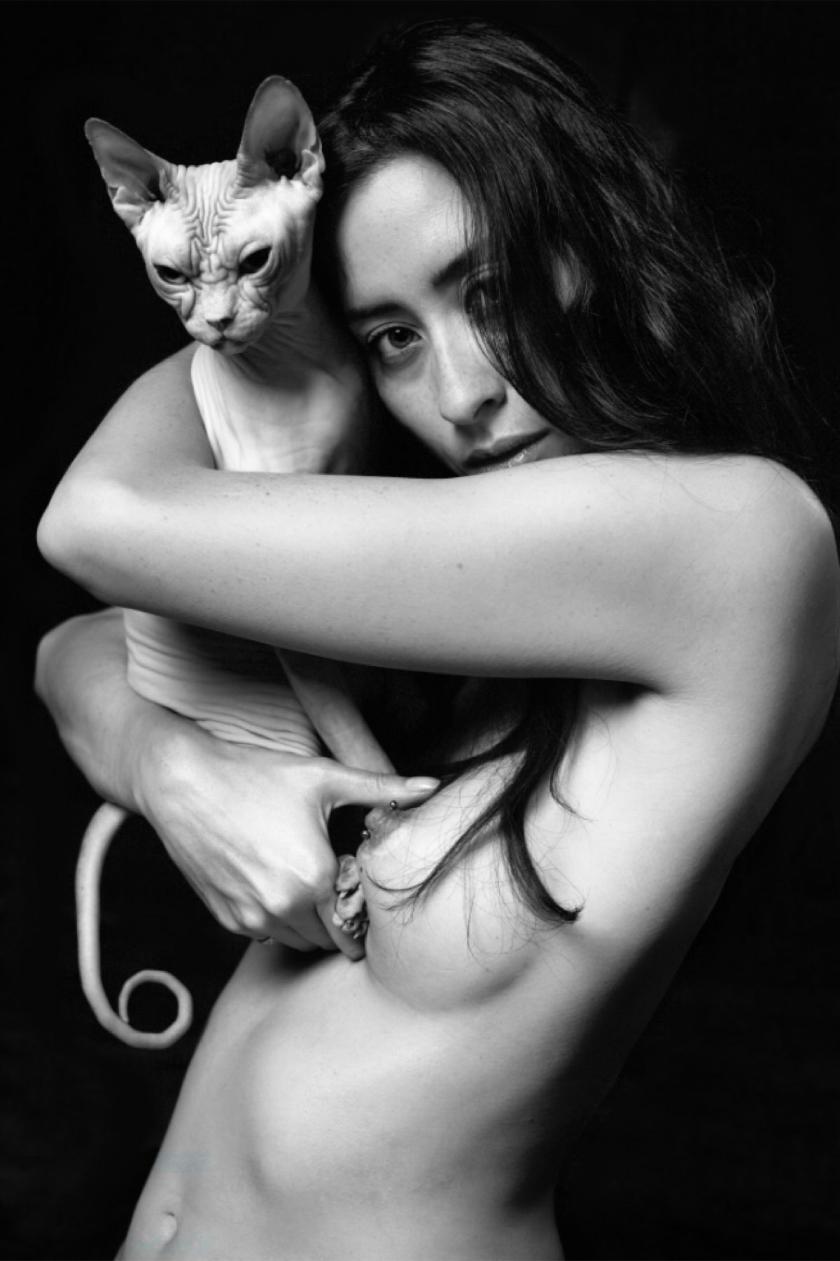 1200x1801, 181 Kb / ч/б, сфинкс, голая, пирсинг, Charline Muse