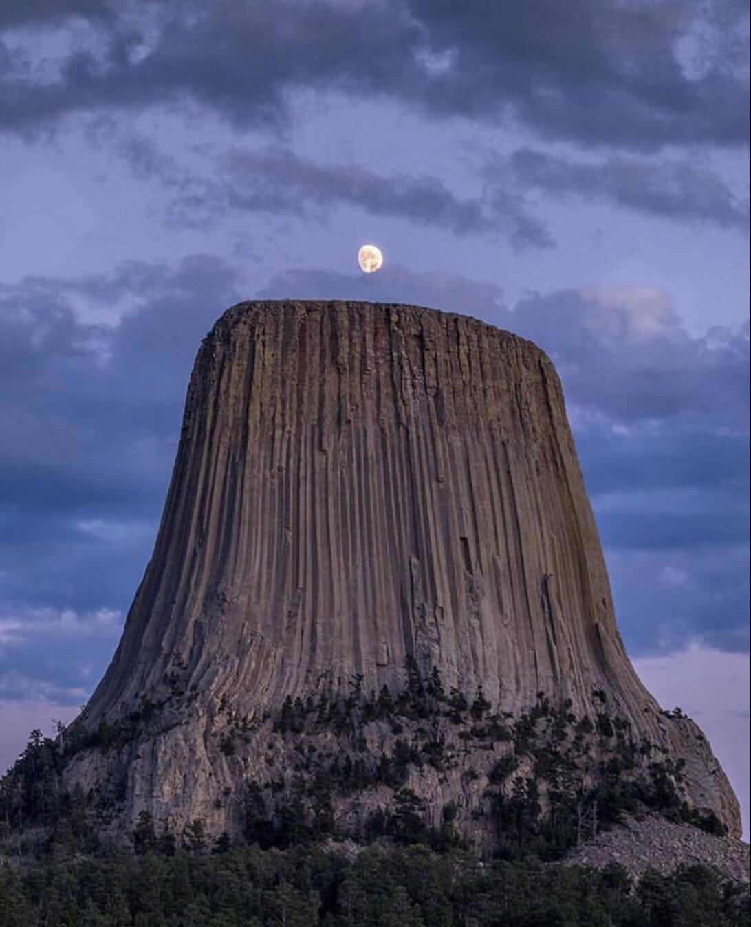 1092x1348, 127 Kb / Башня дьявола