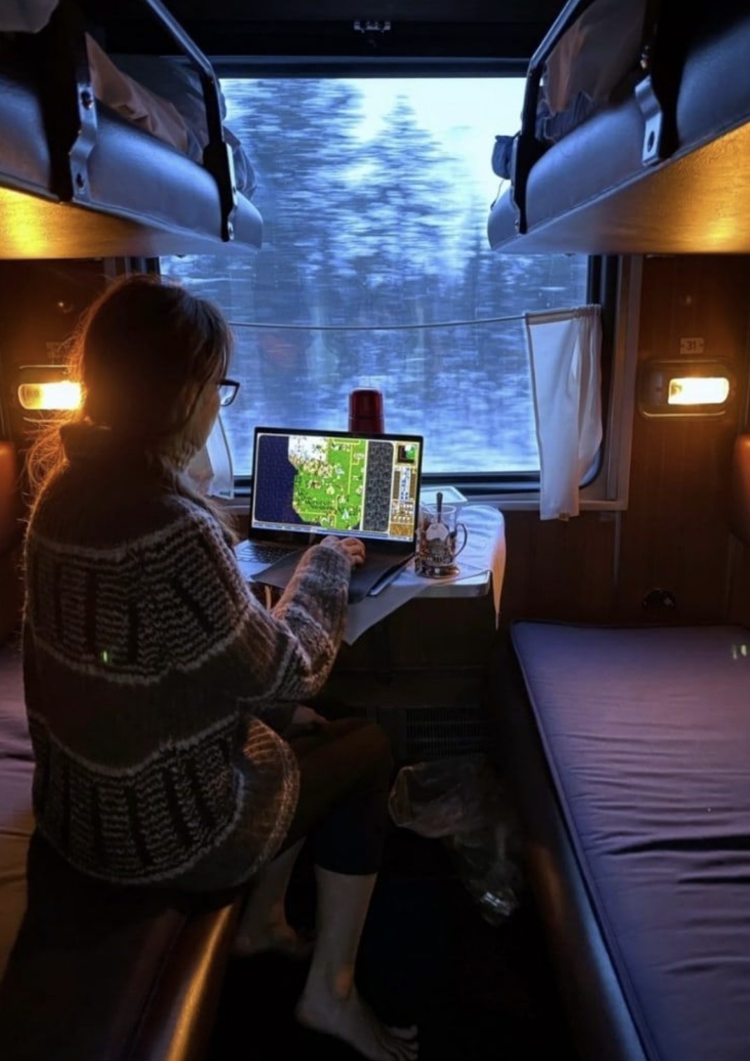 1070x1514, 351 Kb / поезд, купе, фонари, герои 3, HoMM3