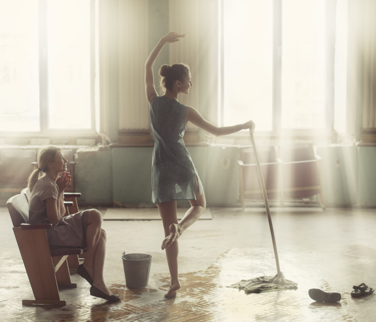 1300x1114, 209 Kb / ведро, швабра, паркет, две, двое, балерина, Давид Дубницкий, David Dubnitskiy