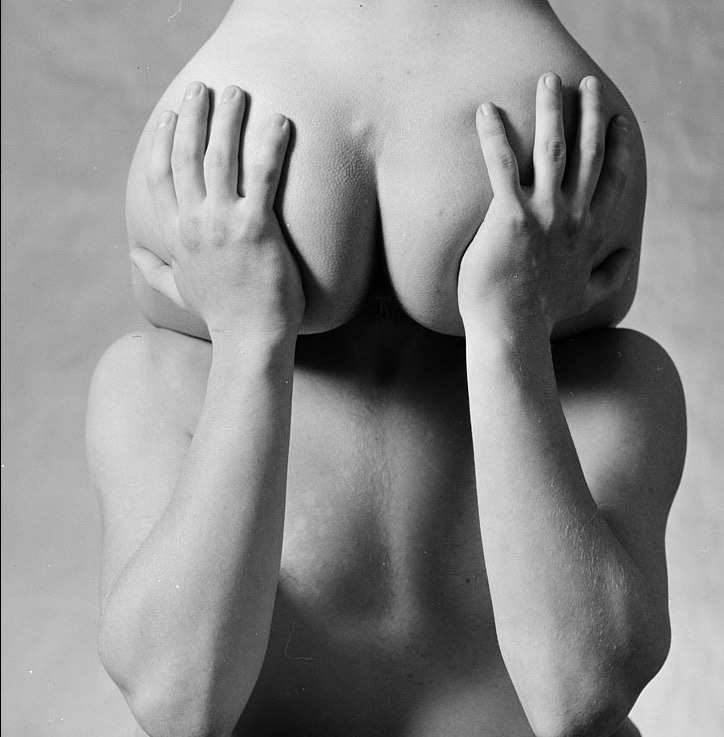 724x737, 122 Kb / ч/б,руки, Bob Tot