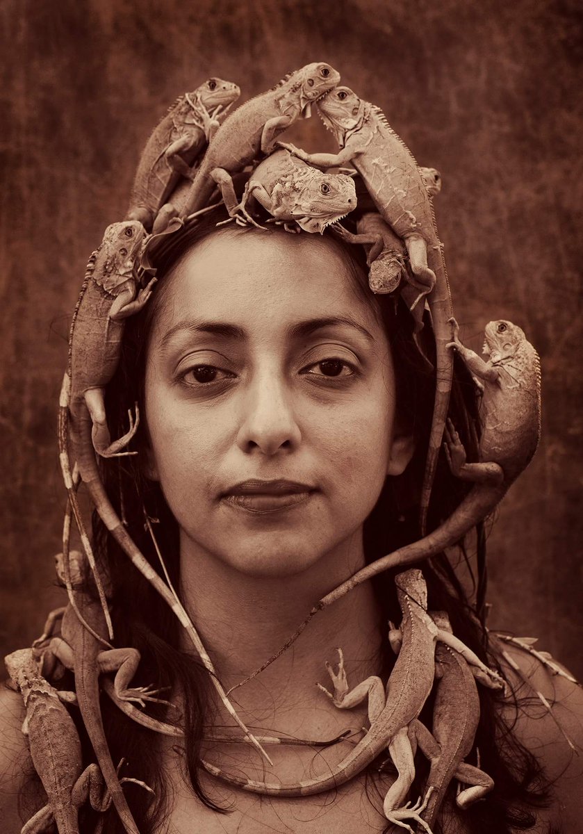 839x1200, 179 Kb / женщина, игуаны, ящеры, ч/б, сепия