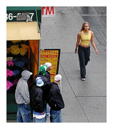 435x500, 56 Kb / девушка, гопники, негры, спортивная