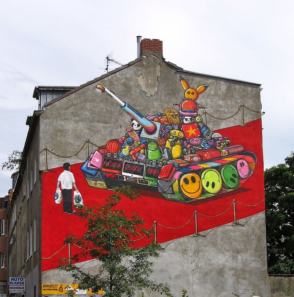 990x1000, 189 Kb / Кёльн, стена, граффити, танкист, A.Signl, Китай, танк, Тяньаньмэнь