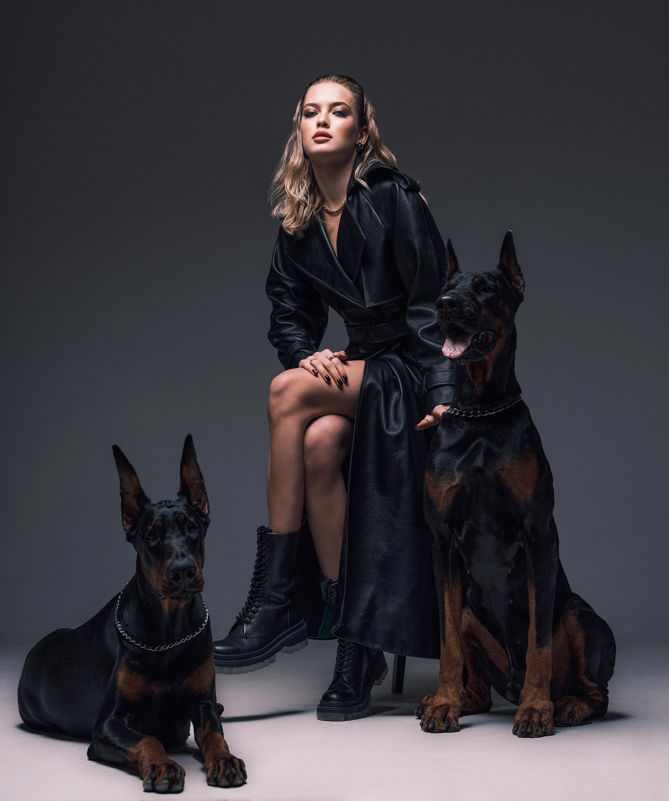 2277x2727, 524 Kb / доберман, сапоги, шнуровка, плащ, кожа, DoberWoman, Alex Yanbaev