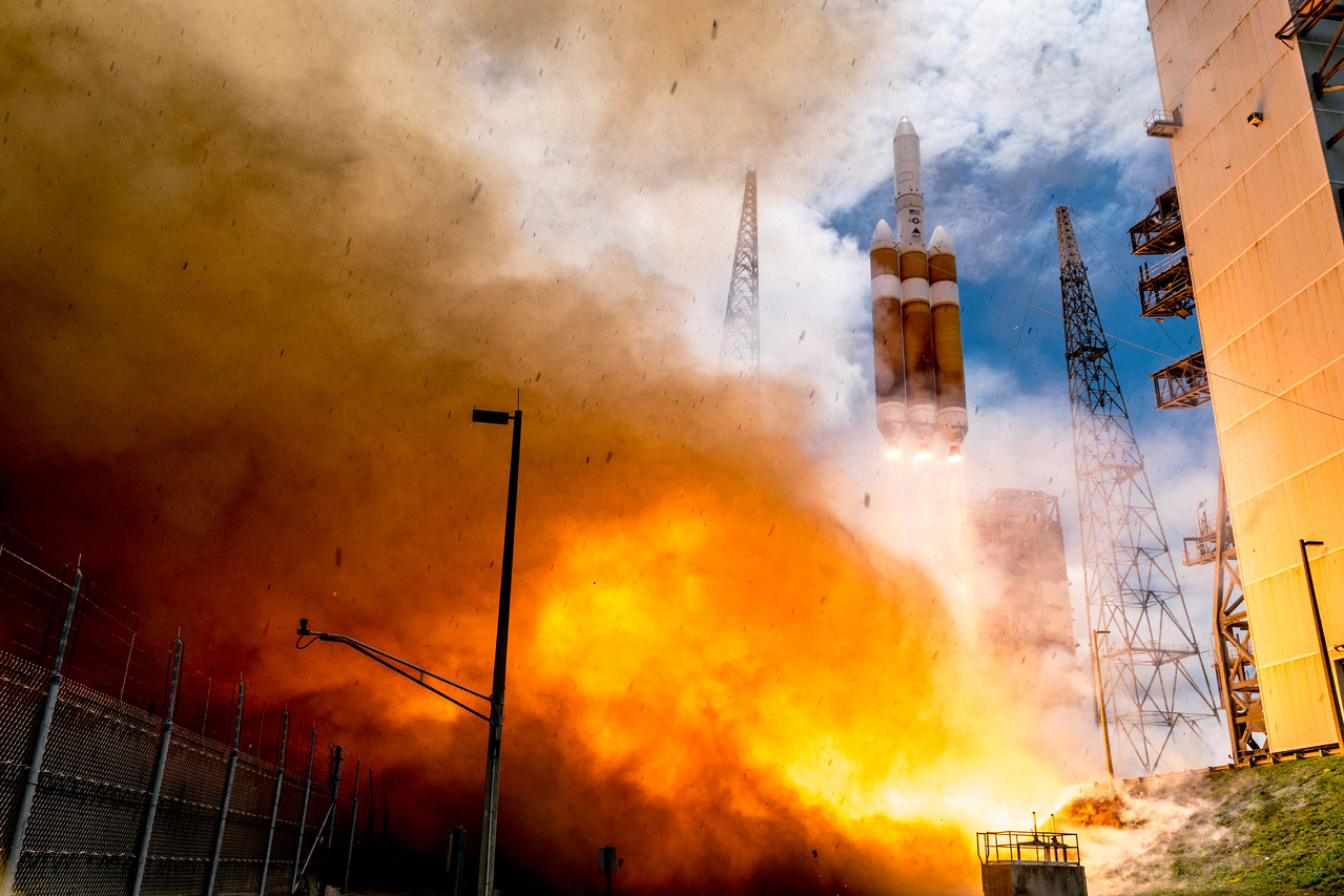 1279x853, 302 Kb / ракета, пуск