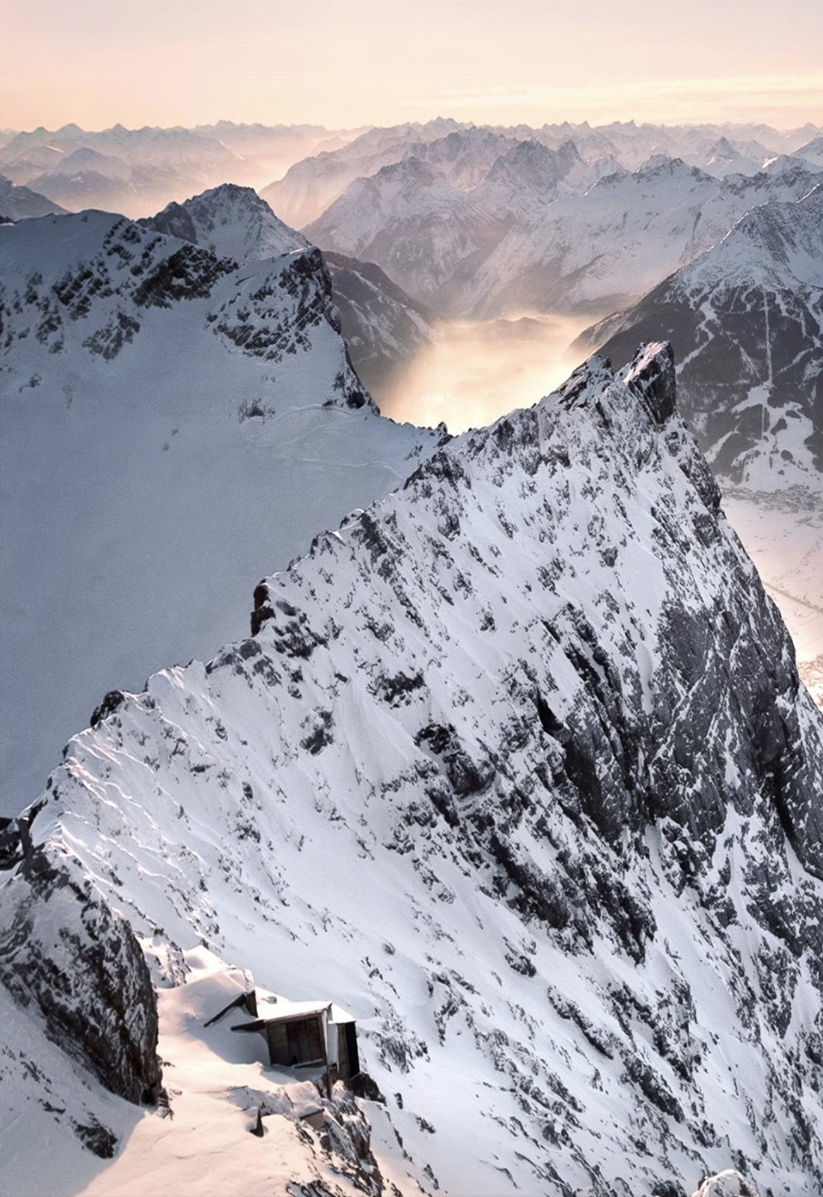 1198x1742, 492 Kb / горы, снег, дом