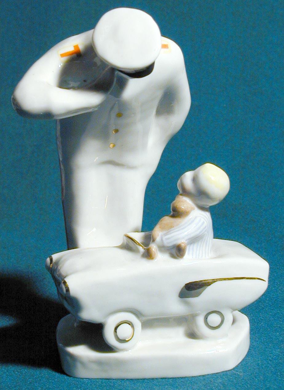 924x1269, 288 Kb / фарфор, нарушитель, фигурка, автомобиль, ДПС,  милиция, фуражка, ссср