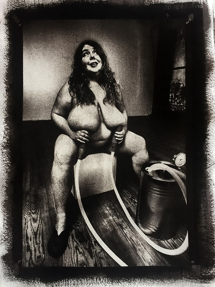 750x1000, 319 Kb / laurent benaim, ч/б, доильный аппарат