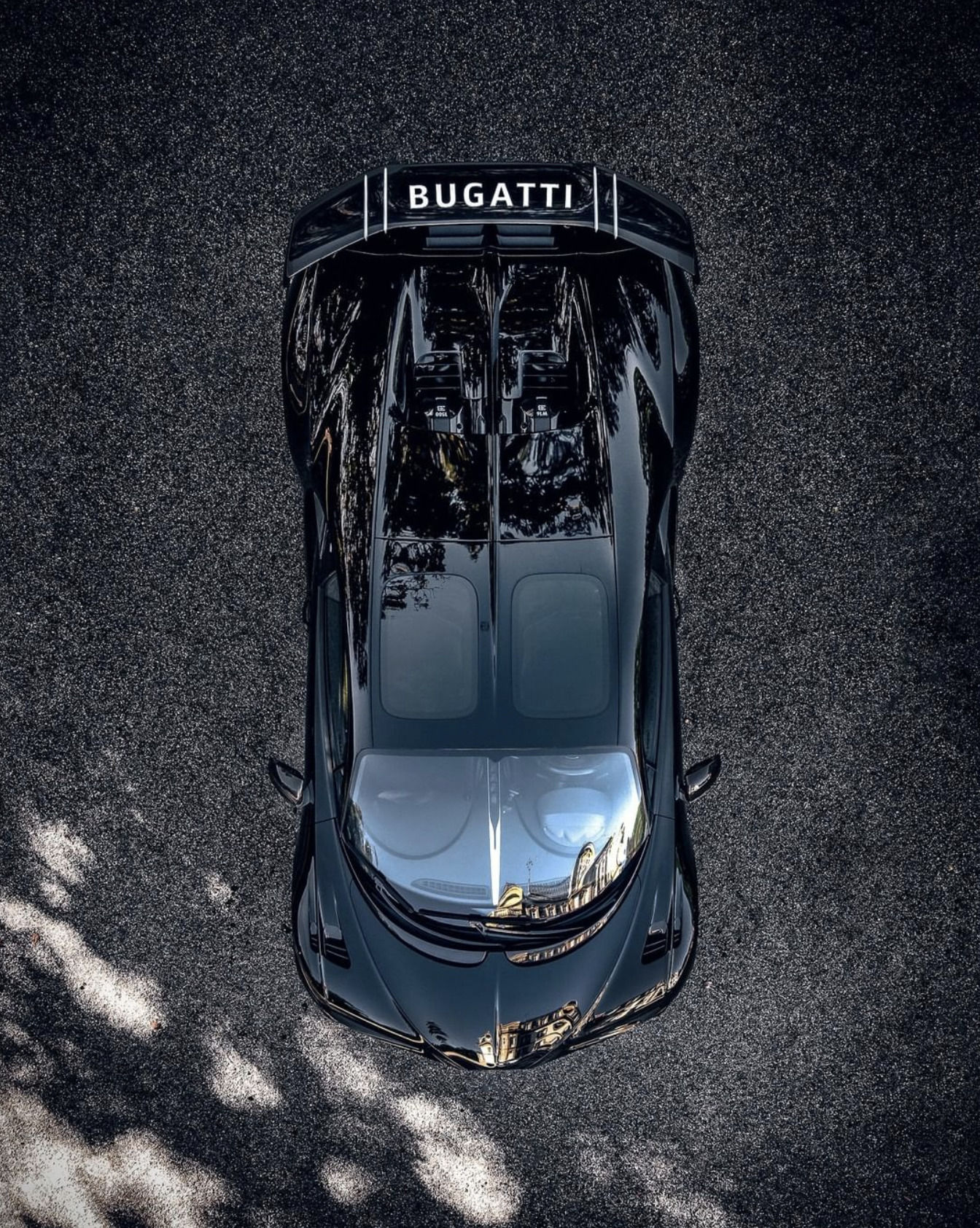 1344x1684, 634 Kb / автомобиль, bugatti, отражение, сверху, бугатти