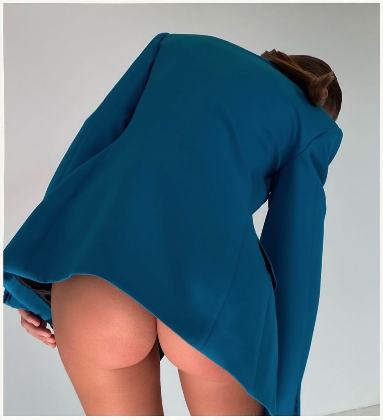 1254x1374, 124 Kb / попа, пиджак