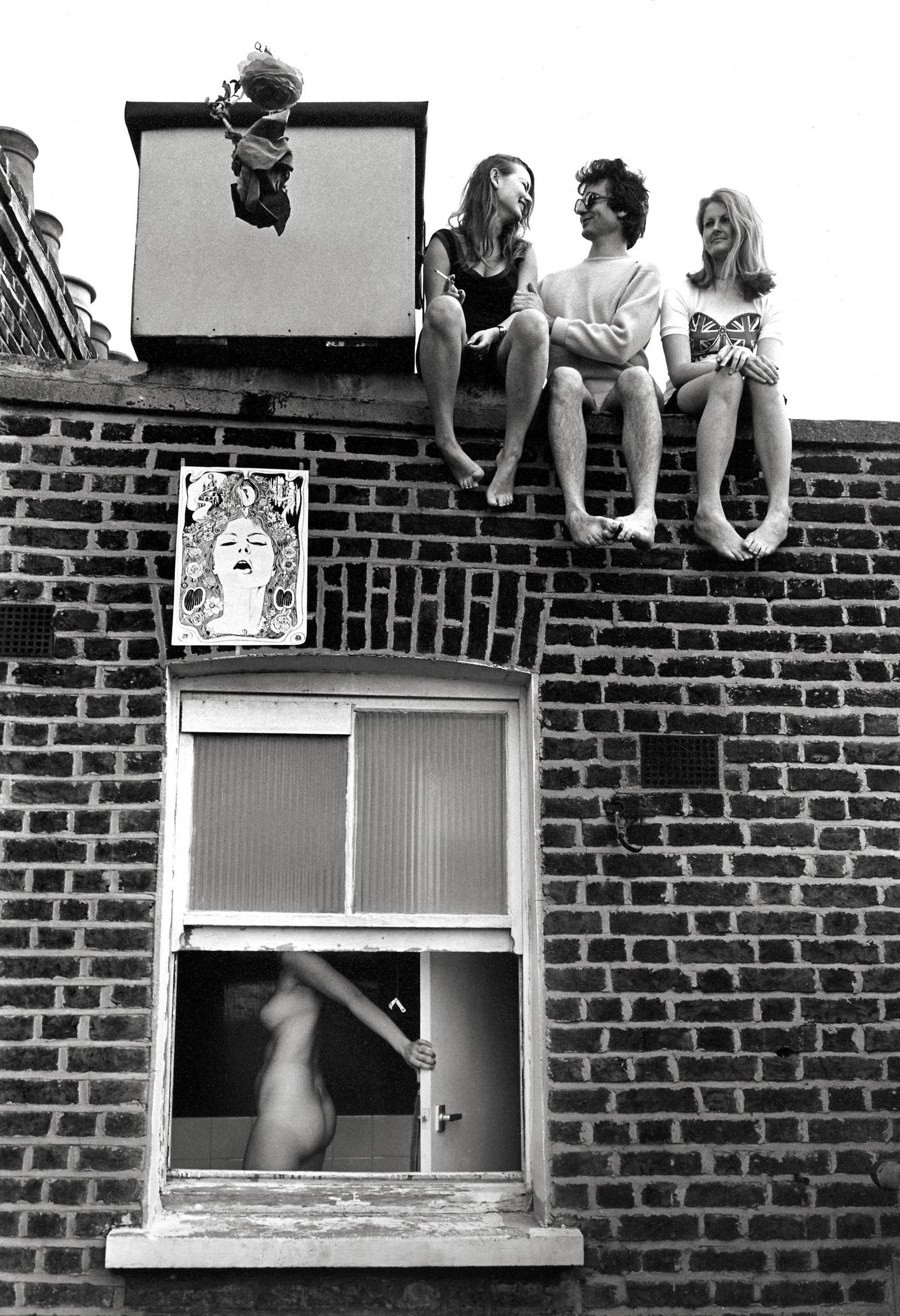 1414x2067, 484 Kb / ч/б, крыша, стена, окно, кирпич, frank habicht