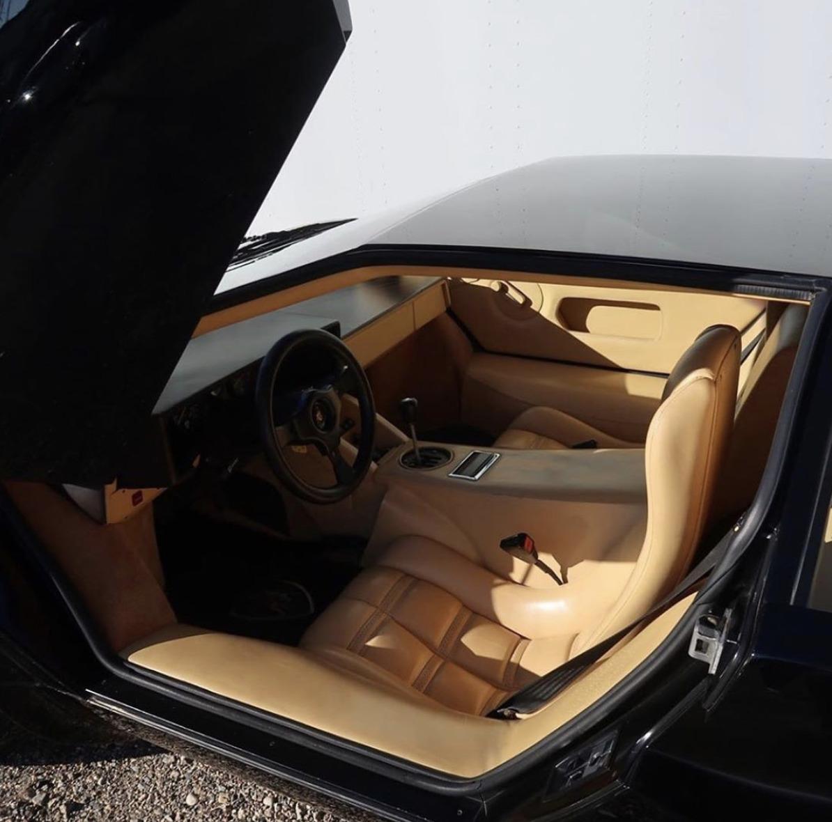 1194x1180, 101 Kb / автомобиль, классика, ретро, салон, кожа