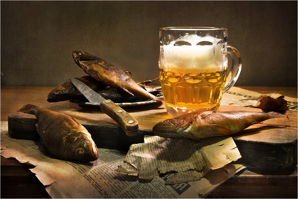 1024x683, 196 Kb / пиво, кружка, рыба, нож, газета