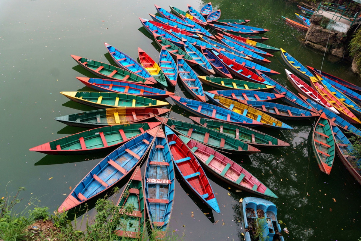 1200x800, 439 Kb / лодка, вода, Непал