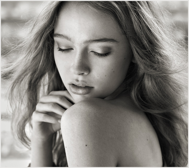 788x700, 179 Kb / ч/б, портрет