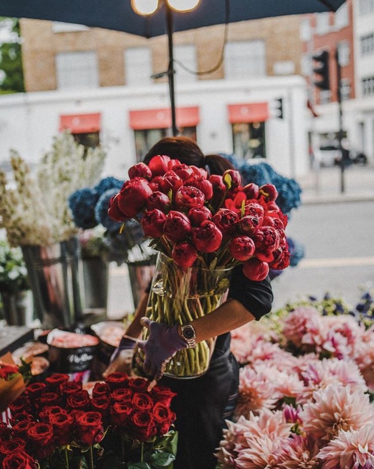 736x922, 110 Kb / цветы, букет, часы, перчатки