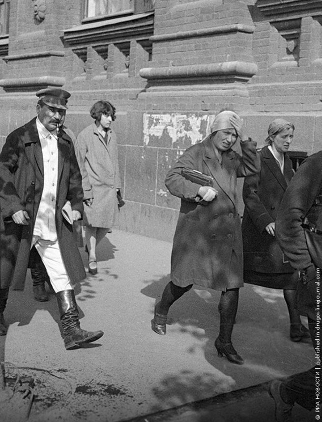 655x856, 126 Kb / Сталин, ч/б, сапоги