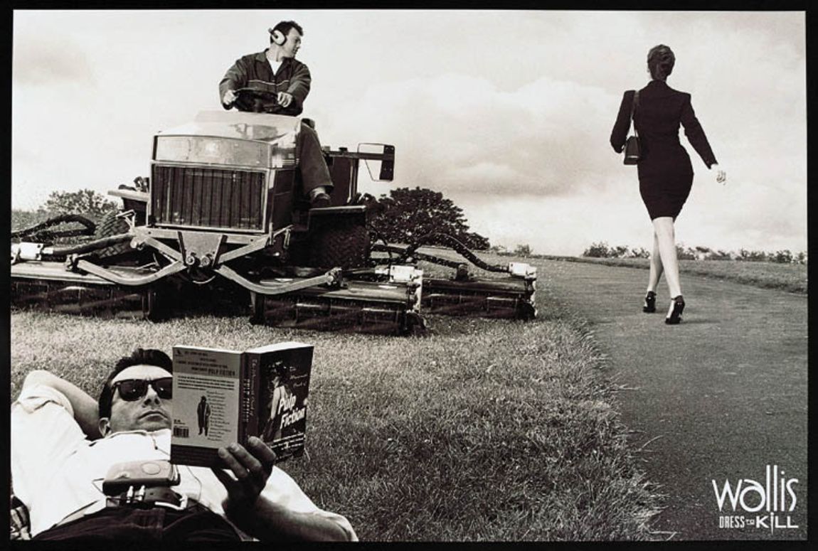 1150x775, 146 Kb / мужчины, женщина, книга, комбайн, газонокосилка, засмотрелся, ч/б