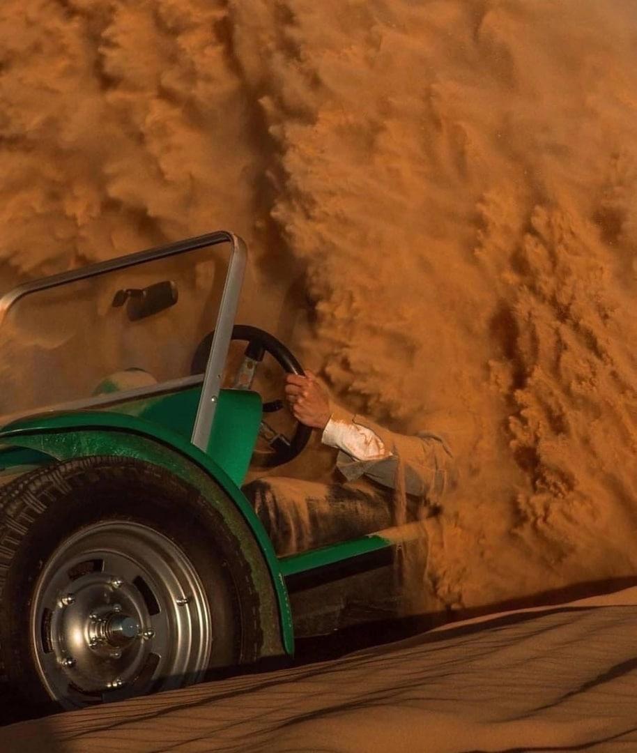 914x1080, 93 Kb / автомобиль, руль, песок, пыль