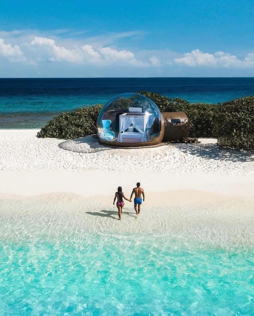 1080x1341, 180 Kb / море, океан, пляж, бунгало, пластик, пара, кровать