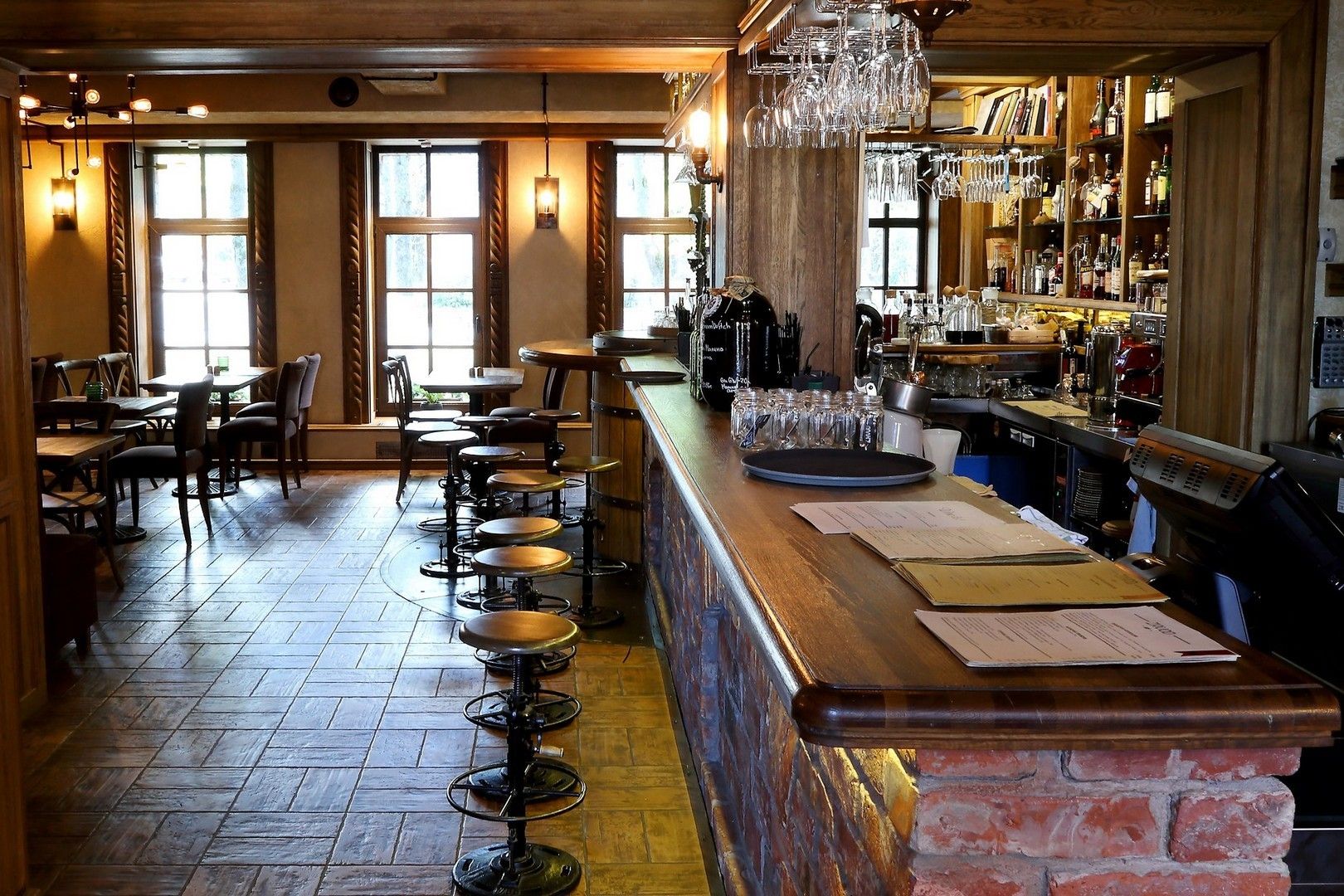 1620x1080, 384 Kb / бар, кафе, стул, кирпич