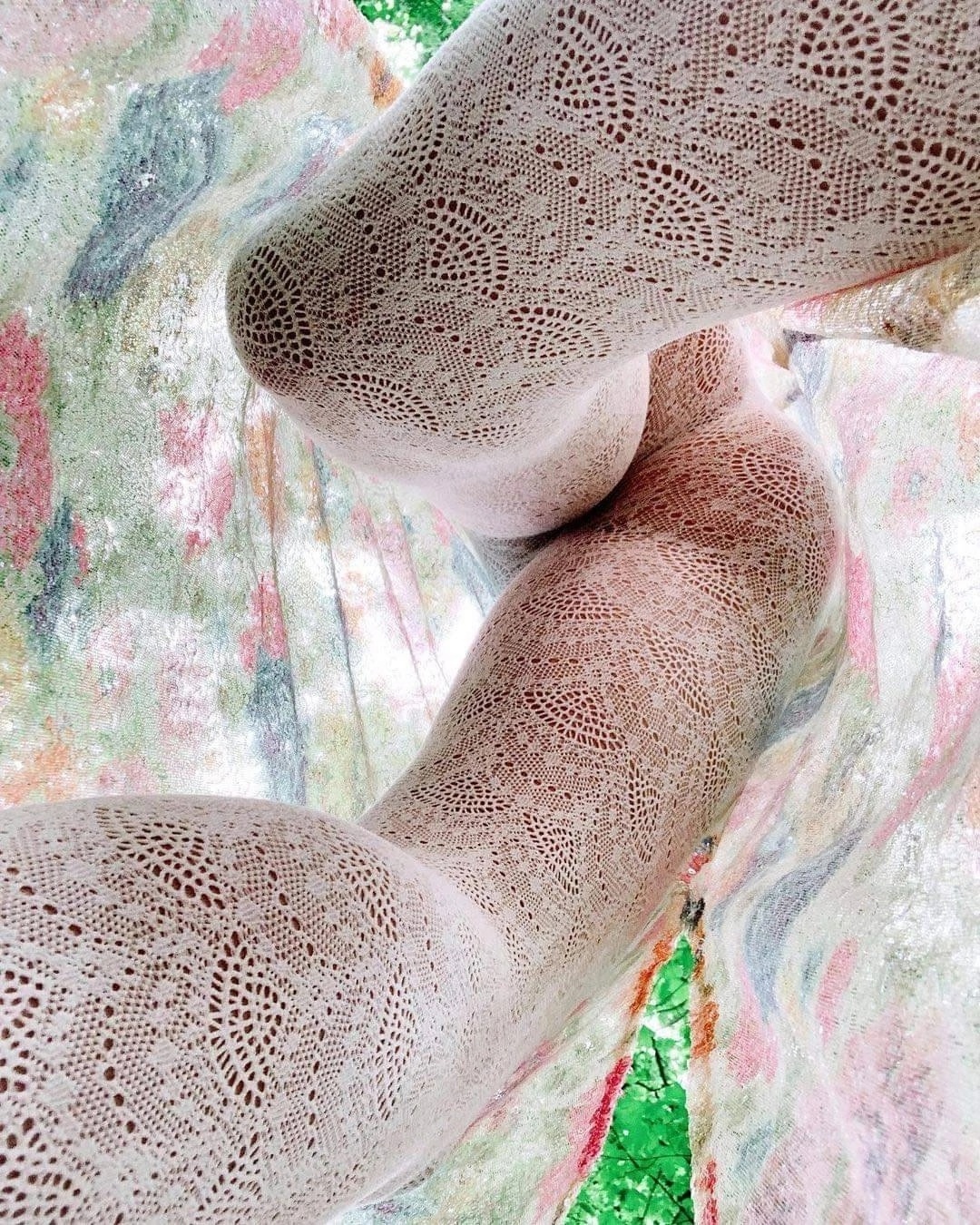 1080x1350, 599 Kb / чулки, кружево