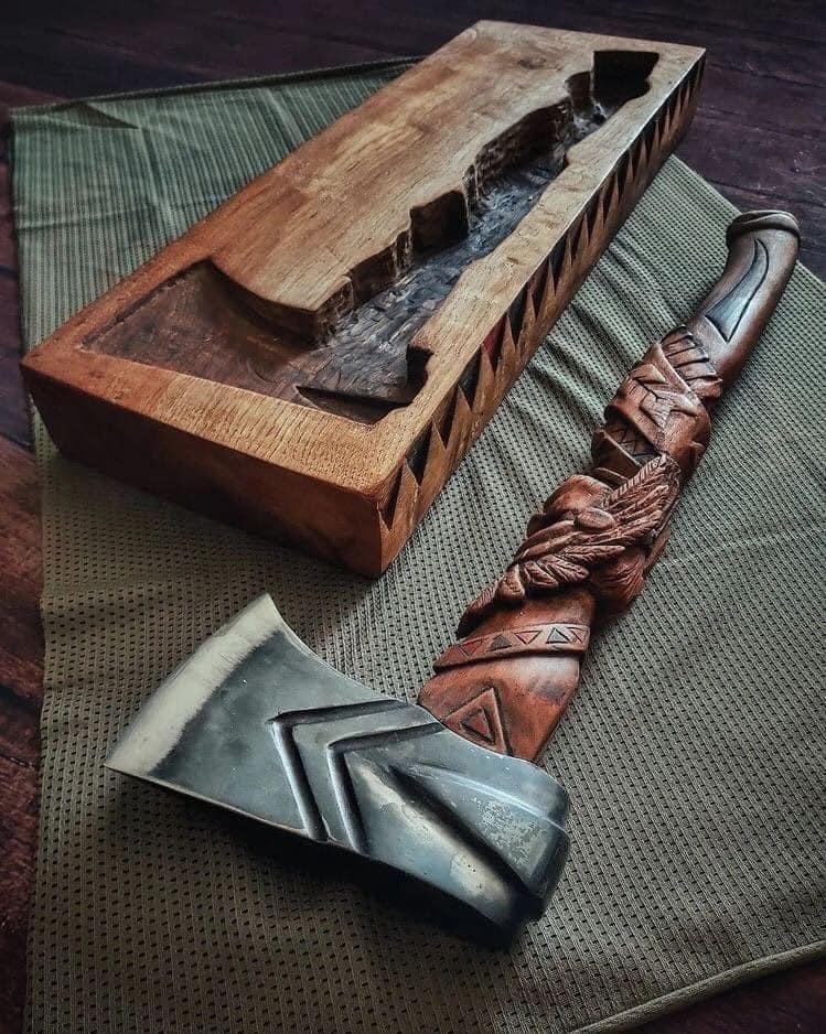 749x938, 298 Kb / топор