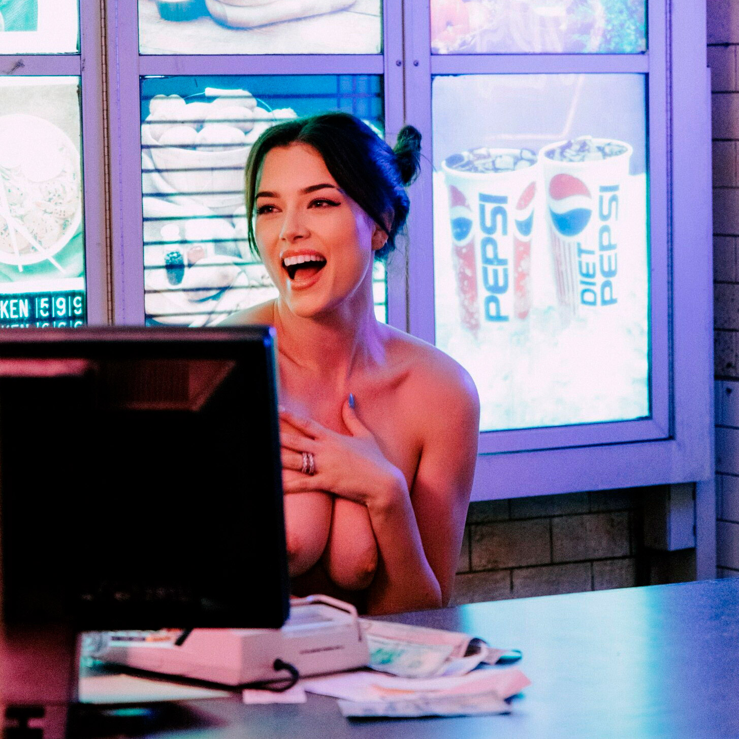 1455x1455, 537 Kb / pepsi, монитор, Lauren Summer