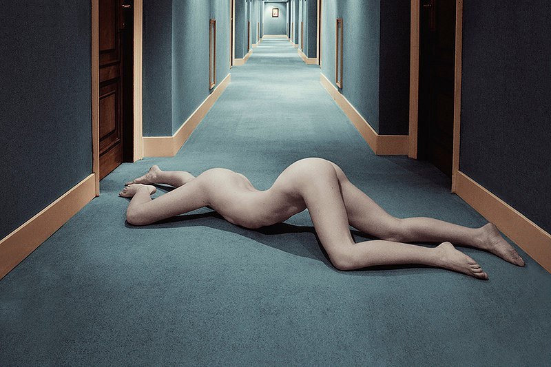 800x533, 97 Kb / Angela Buron, коридор, двери, идеальная