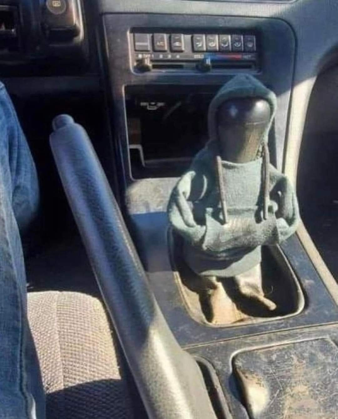 1080x1336, 209 Kb / худи, автомобиль, коробка передач, ручка