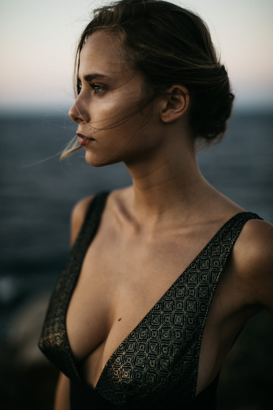 900x1350, 184 Kb / декольте, родинка, Coline Aulagnier