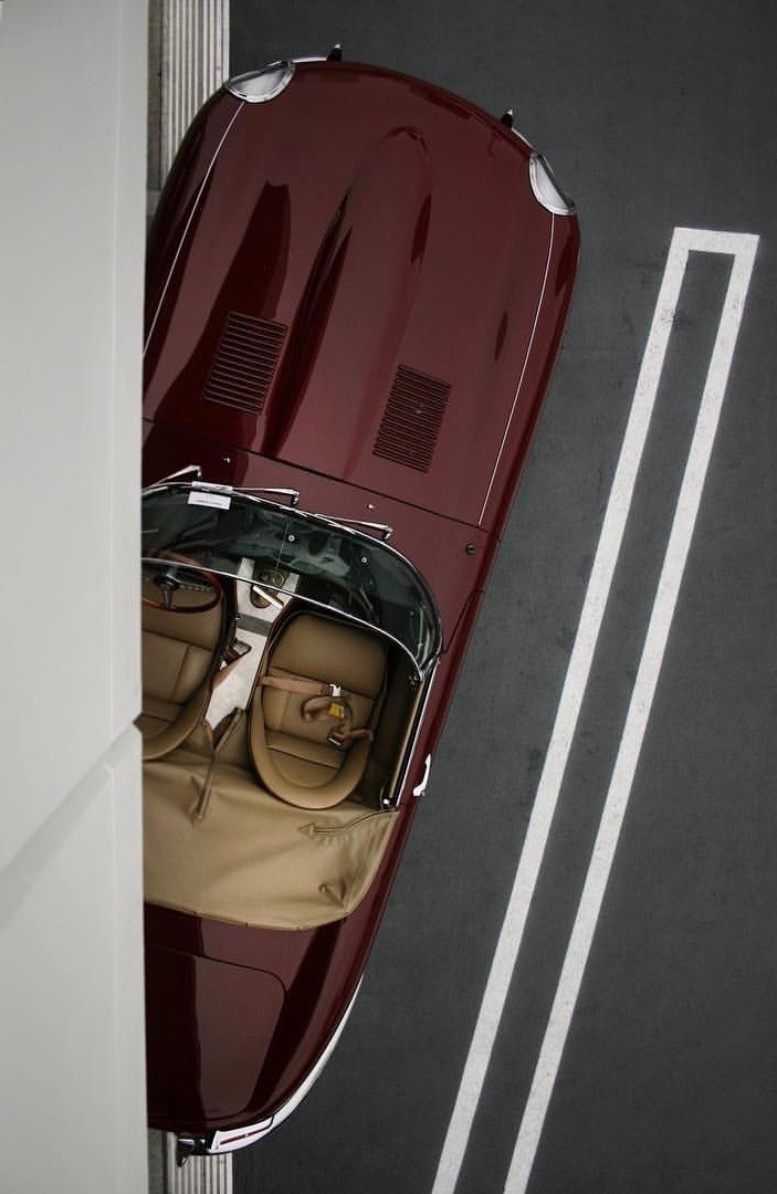 703x1080, 118 Kb / автомобиль, классика, ретро, сверху, кабриолет, родстер, Jaguar E-Type