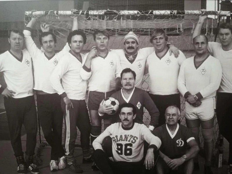 800x600, 107 Kb / ч/б, футбол, ворота, актеры, СССР, кроссовки