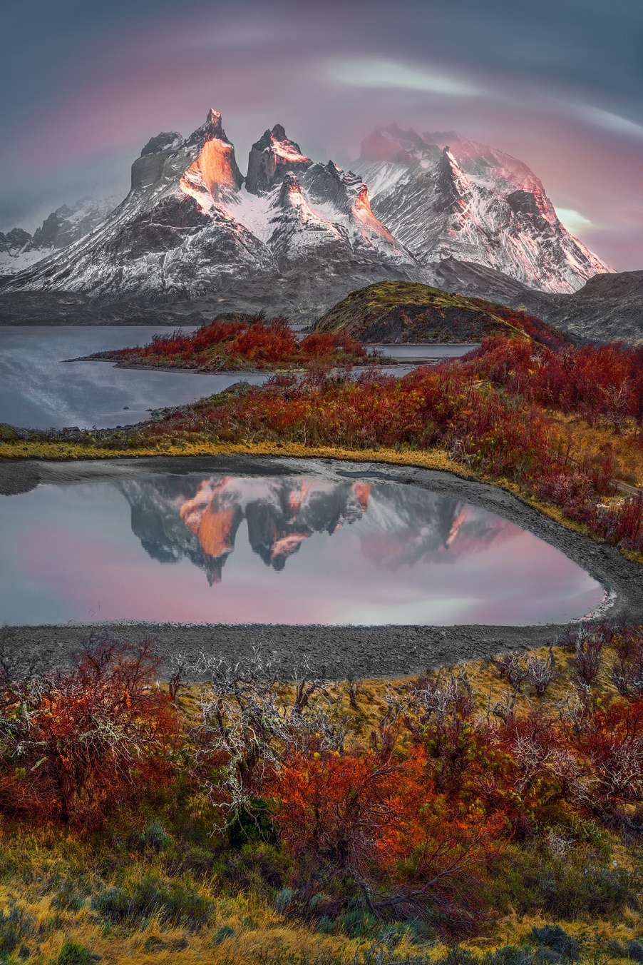 902x1352, 632 Kb / скалы, горы, река, озеро, дорога, кустарник, осень