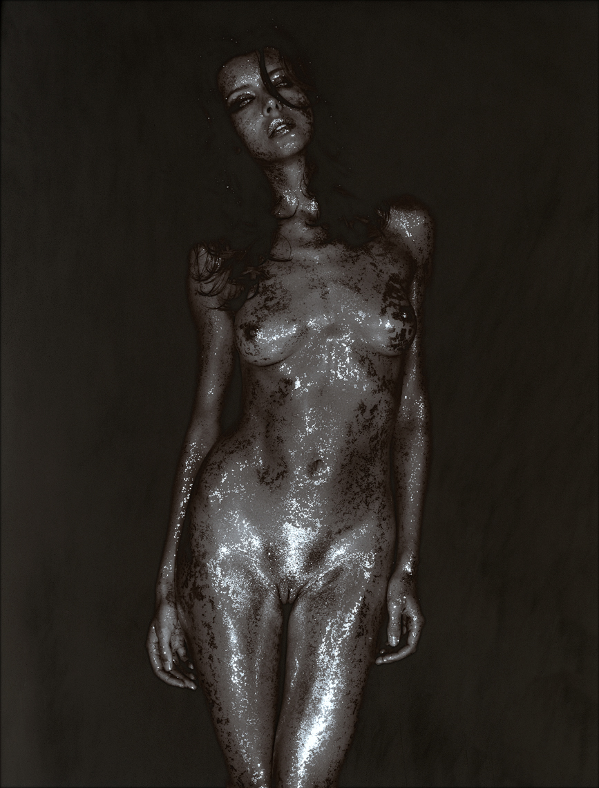 867x1140, 582 Kb / ч/б, голая, блестки, бритая