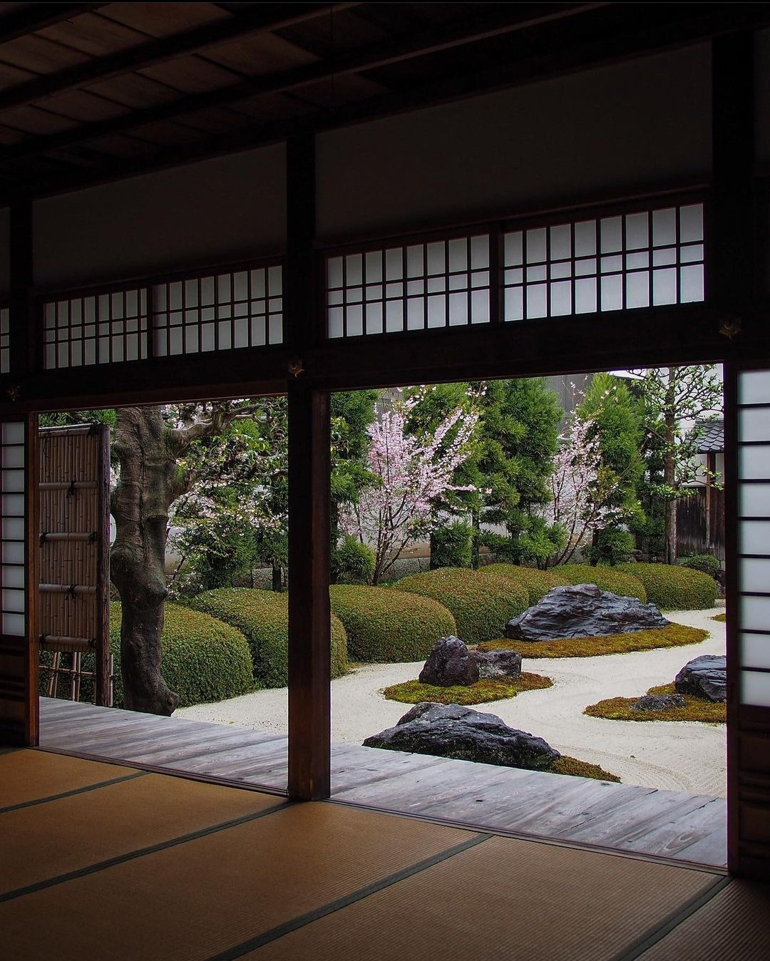 1080x1348, 317 Kb / япония, сакура, камни, двери, циновка