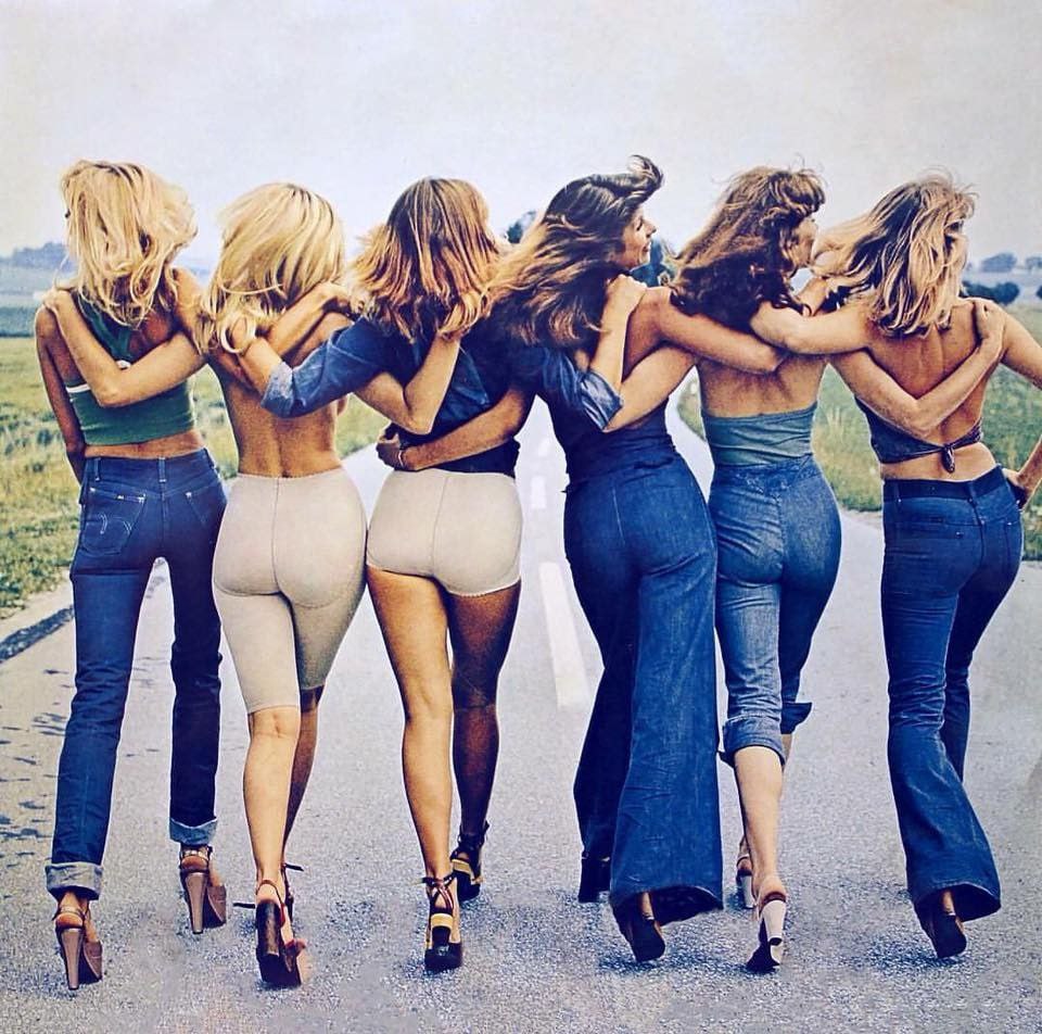 960x952, 175 Kb / попа, джинсы, туфли, каблуки, шорты, комбинезон