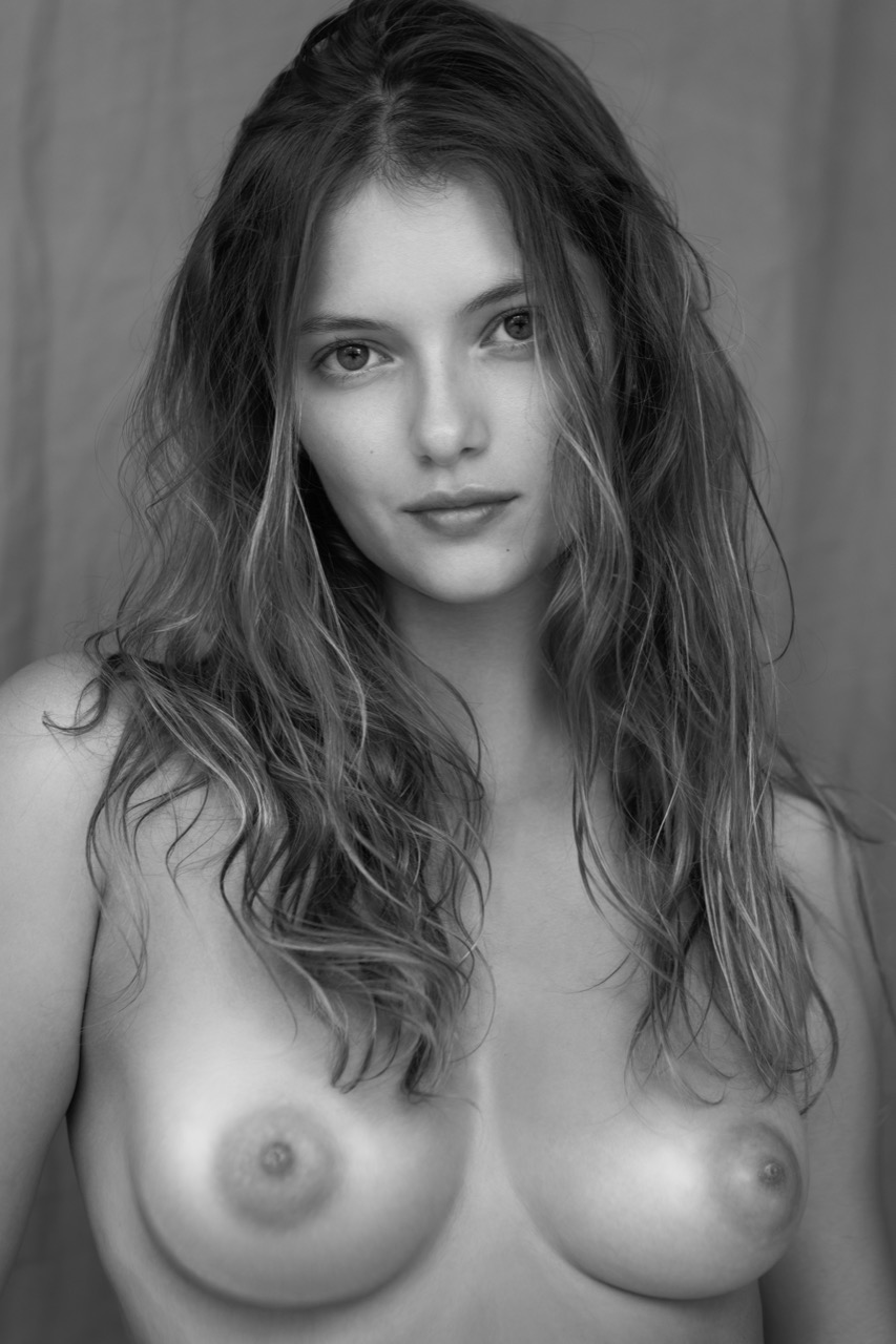 853x1280, 177 Kb / волосы, ч/б, Anna Maria Bilinska