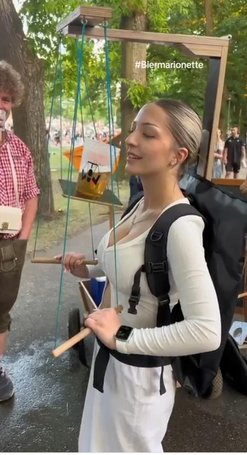 1036x1910, 417 Kb / пиво, стакан, девушка