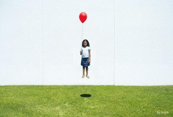 580x393, 238 Kb / девочка, шар, летает, гиф