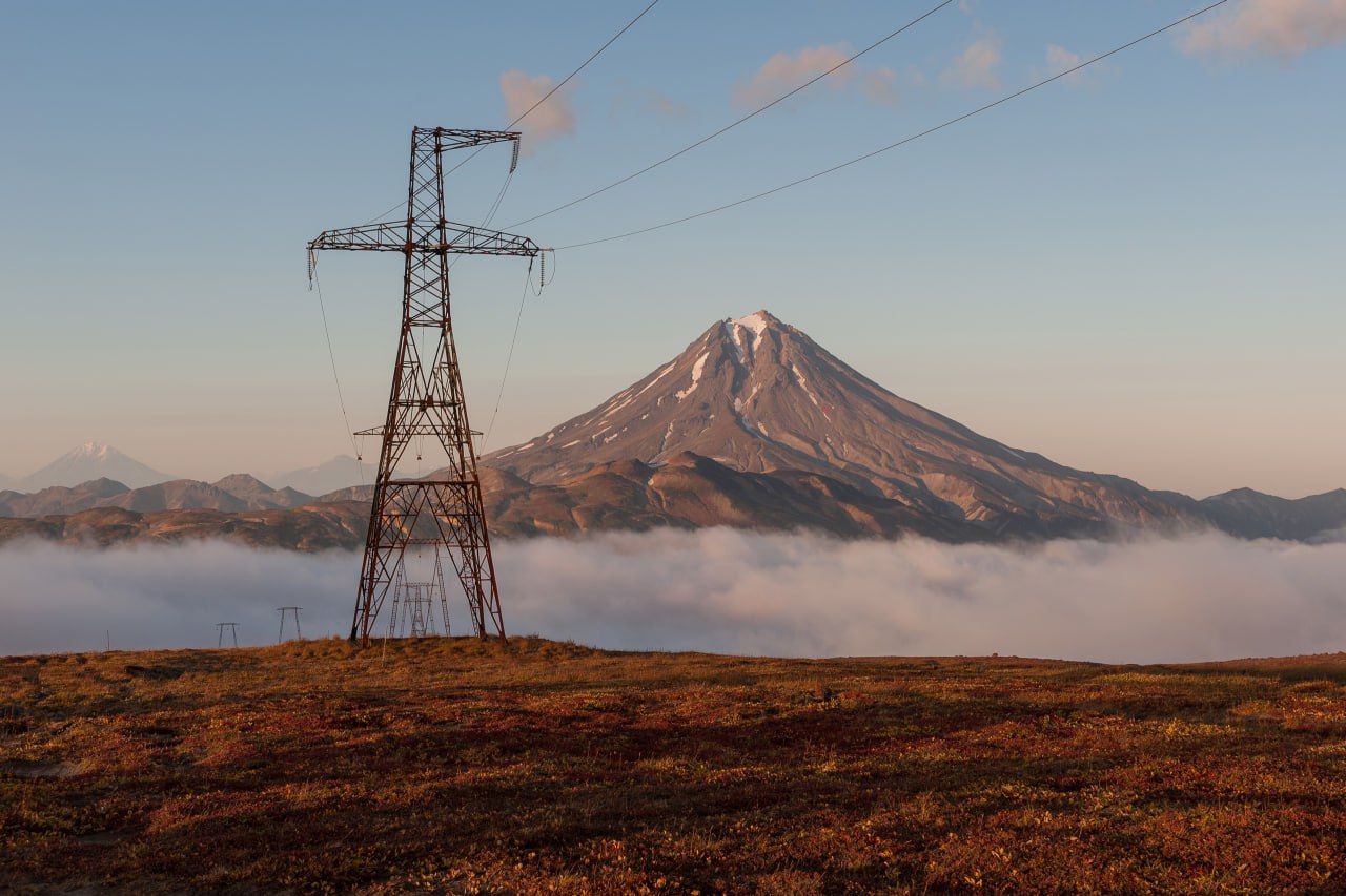 1280x853, 159 Kb / Камчатка, гора, лэп