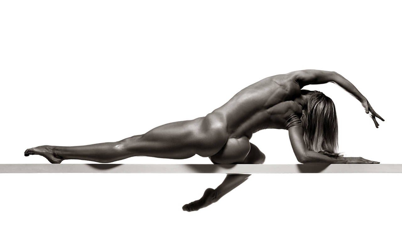 1280x775, 141 Kb / голая, культуристка, ч/б, Andre Brito