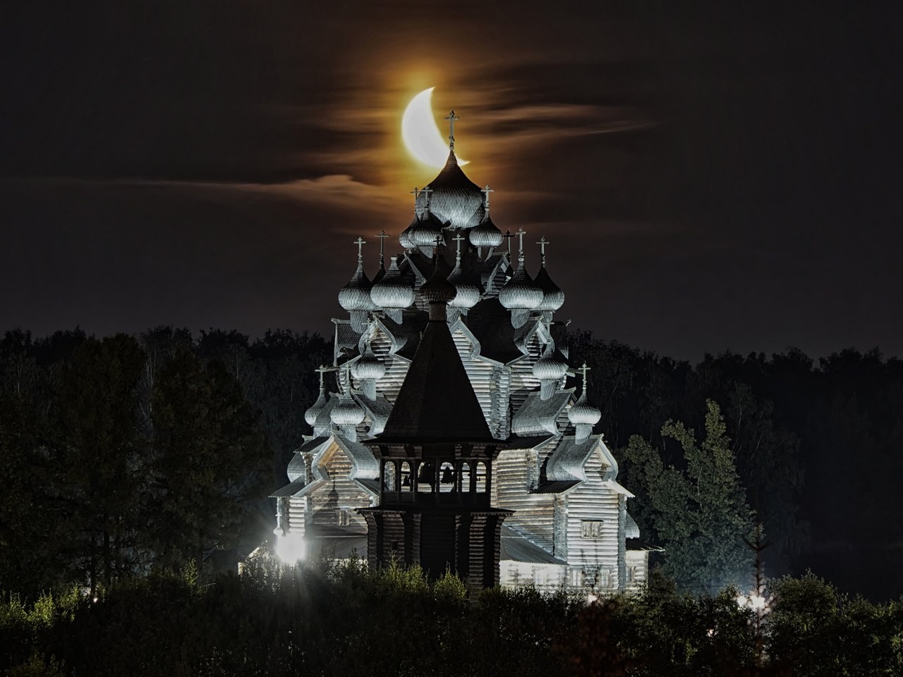 1280x960, 164 Kb / Луна, месяц, храм, церковь