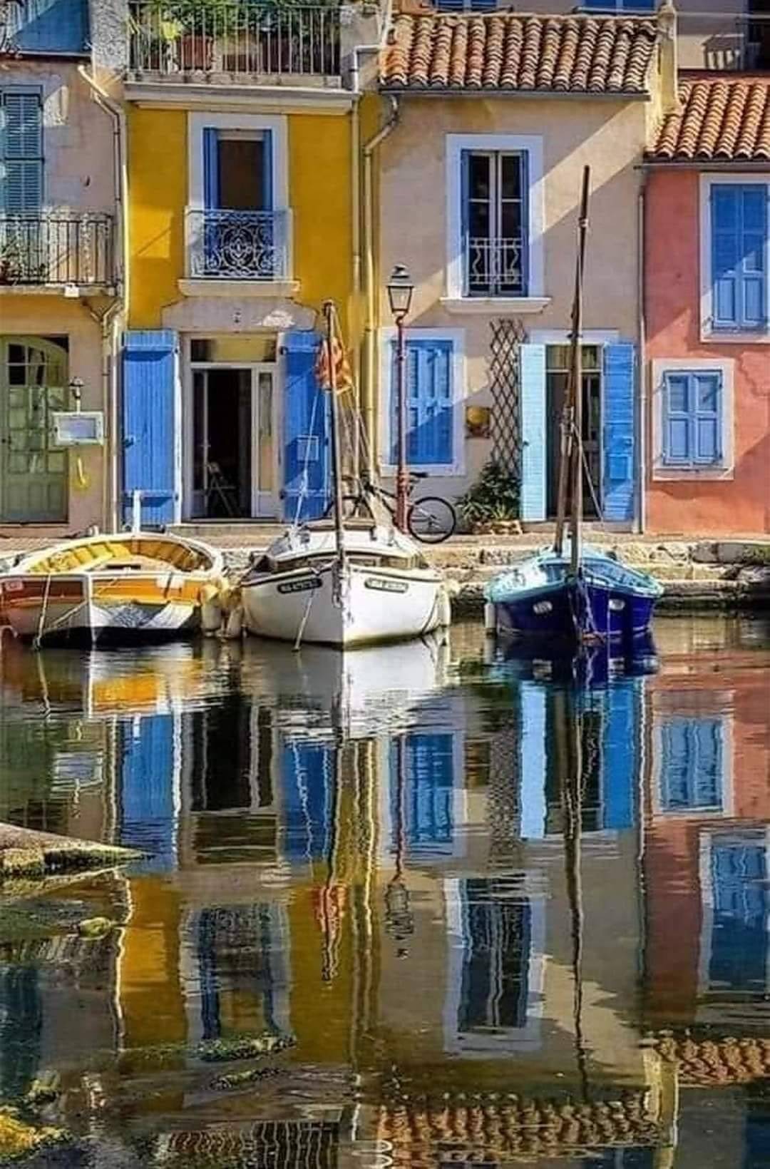 1080x1639, 218 Kb / яхта, пристань, причал, лодка, велосипед, Венеция