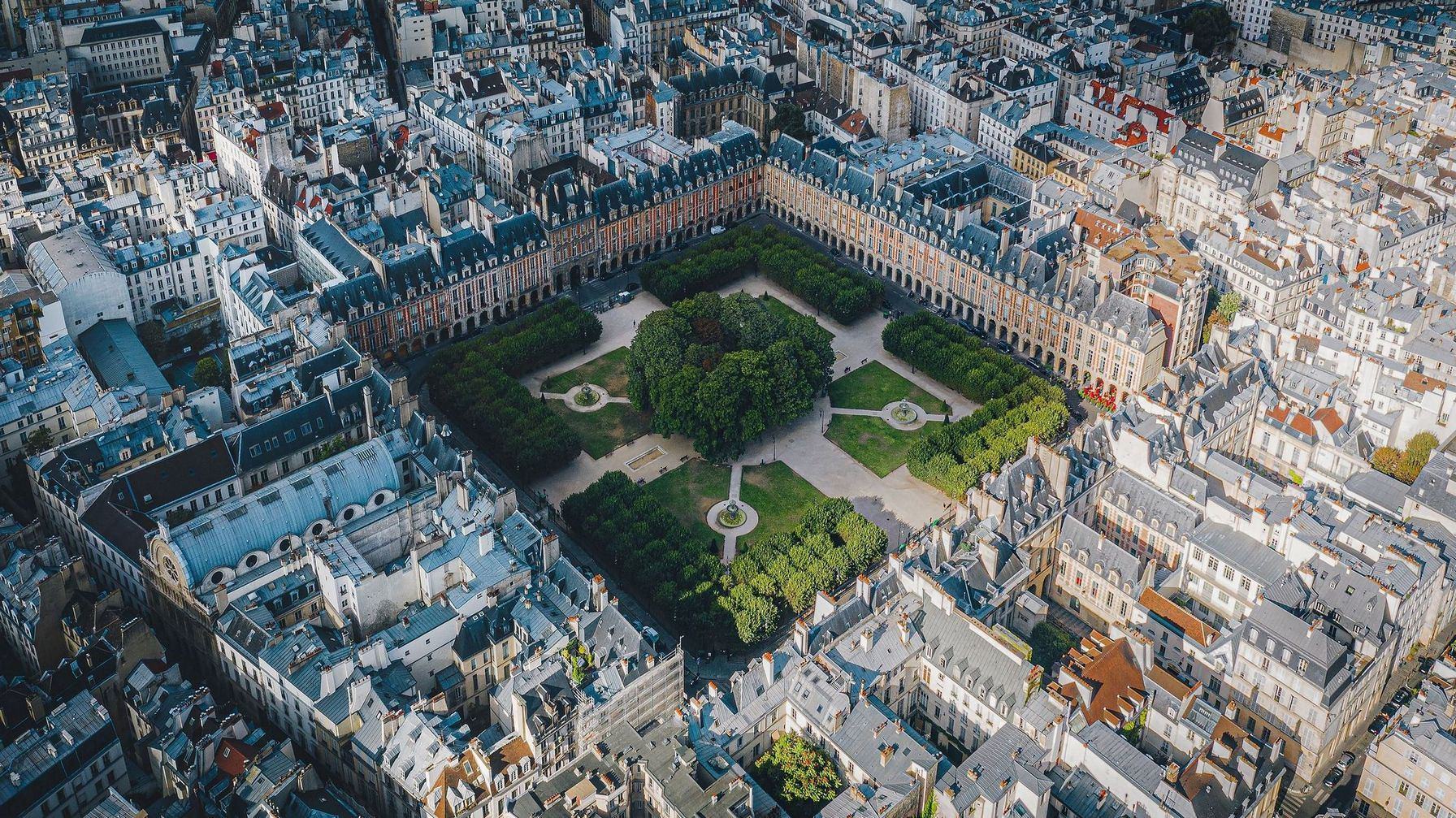 1792x1007, 629 Kb / Франция, площадь, квадрат, Париж, площадь Вогезов