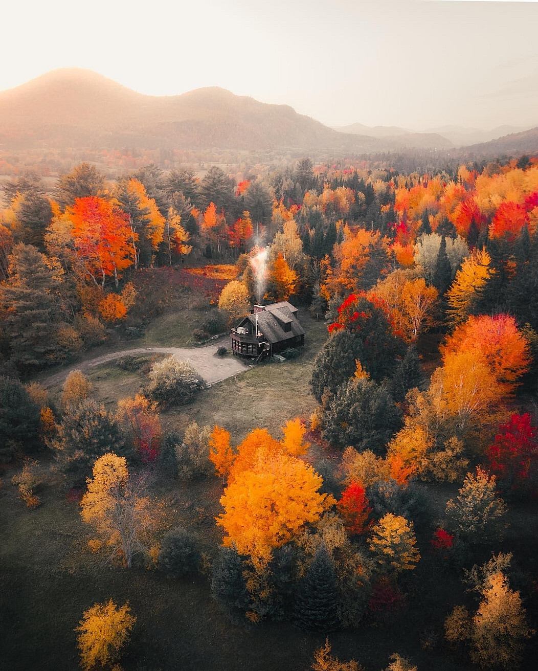 1052x1312, 511 Kb / дом, дым, лес, деревья, горы, осень