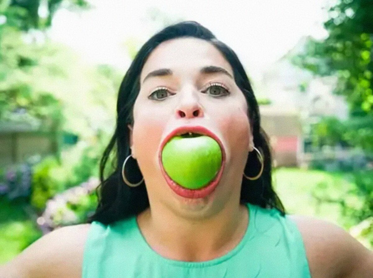 1200x897, 246 Kb / яблоко, зелёное, рот, Samantha Ramsdell